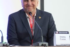 093_foto_Zoltan-Schnelczer