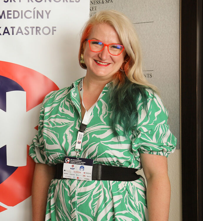 MUDr. Lenka Semjanová